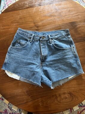 Wrangler Classic High-Waist Blue Denim Shorts - Women's 31